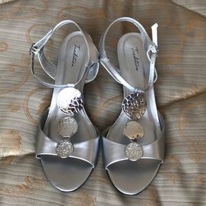 Tradition Silver colored pumps size 9